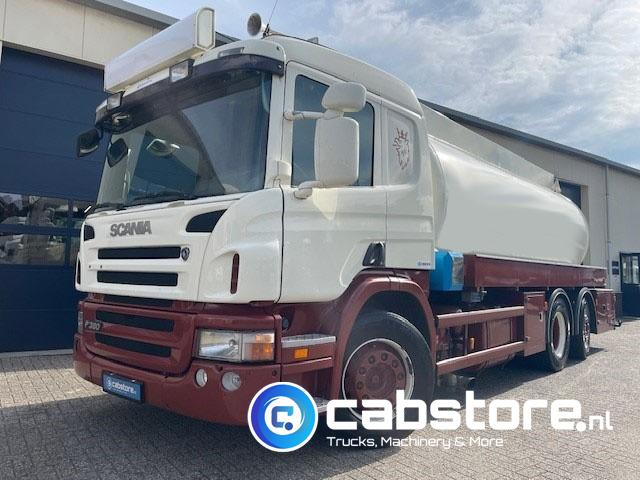 Scania P 380 B 6X2*4 HNA - RETARDER - Tankwagen olie - Olietank - ADR - 16.920 liter - Bouwjaar 2007 - Km 881.924 - Autobot: foto 2 Scania P 380 B 6X2*4 HNA - RETARDER - Tankwagen olie - Olietank - ADR - 16.920 liter - Bouwjaar 2007 - Km 881.924 - Autobot: foto 2