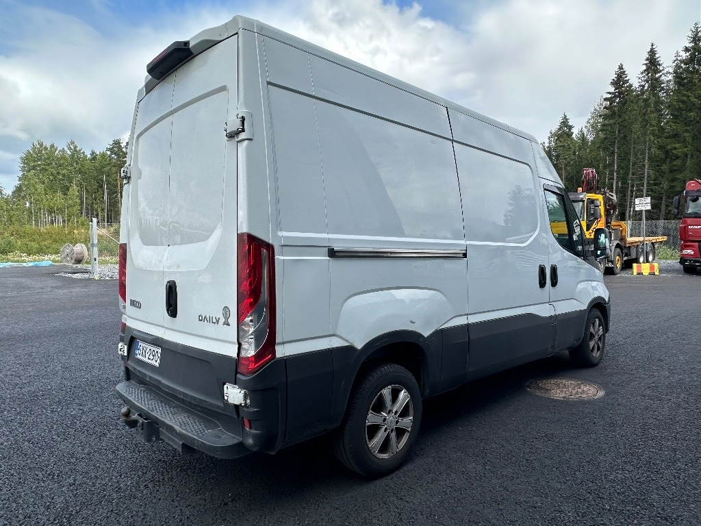 Iveco Daily 35S13 10m3 - Furgon: foto 3 Iveco Daily 35S13 10m3 - Furgon: foto 3