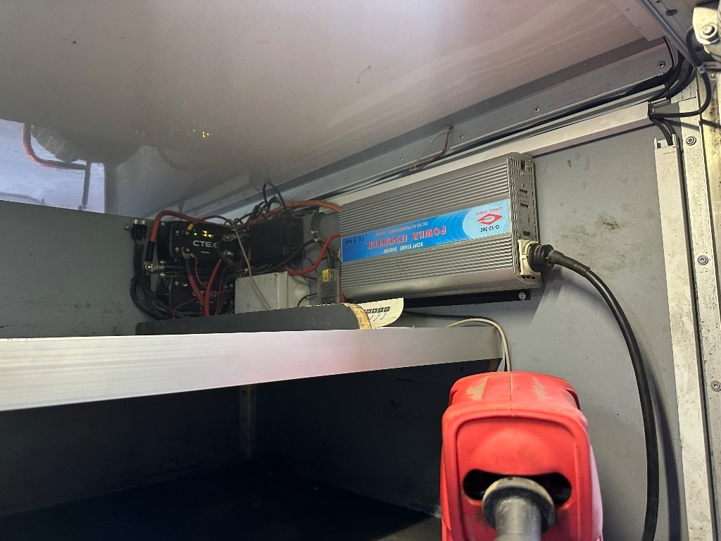 Iveco Daily 50C18A8 huoltoauto - Furgon: foto 5 Iveco Daily 50C18A8 huoltoauto - Furgon: foto 5