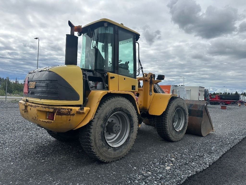 Volvo L45B 4X4 /245 - Fadrom me goma: foto 3 Volvo L45B 4X4 /245 - Fadrom me goma: foto 3