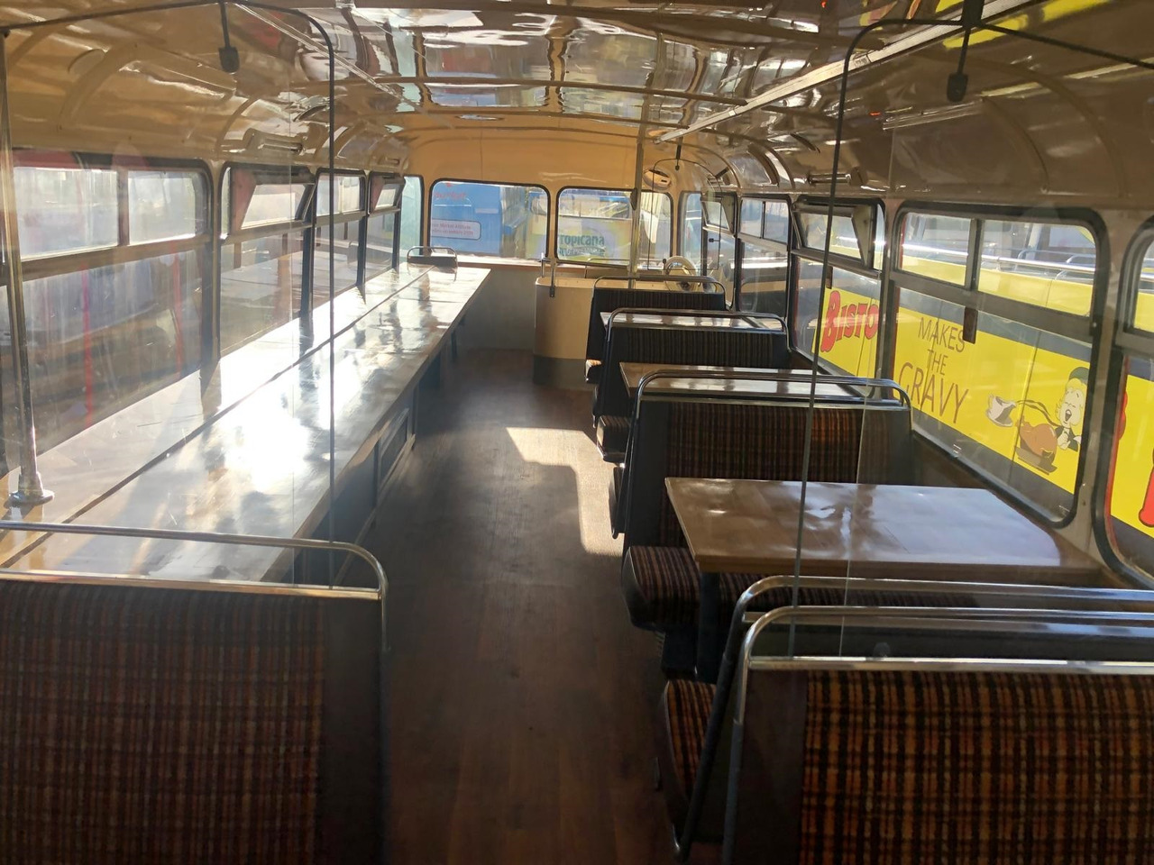 Bristol MOBILE BAR CAFE or RESTAURANT - Autobus me kabinë të dyfishtë: foto 4 Bristol MOBILE BAR CAFE or RESTAURANT - Autobus me kabinë të dyfishtë: foto 4