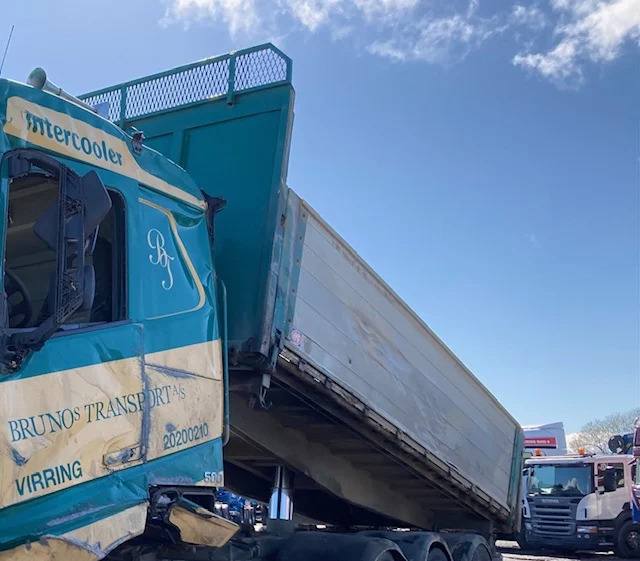 HMF Pendel tiplad - Karroceri e kamionit vetëshkarkues: foto 2 HMF Pendel tiplad - Karroceri e kamionit vetëshkarkues: foto 2