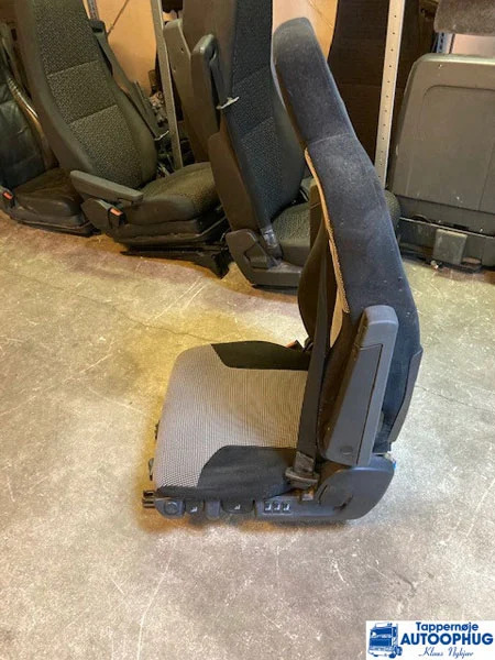 MAN TGX Sæde LH - Kabina dhe interier për Kamioni: foto 1 MAN TGX Sæde LH - Kabina dhe interier për Kamioni: foto 1