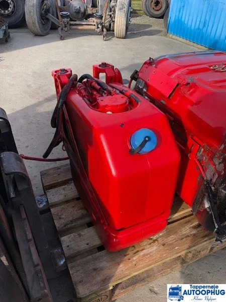 Scania Adblue tank / Reductant tank P/N: 2244863 - Serbatori AdBlue për Kamioni: foto 1 Scania Adblue tank / Reductant tank P/N: 2244863 - Serbatori AdBlue për Kamioni: foto 1