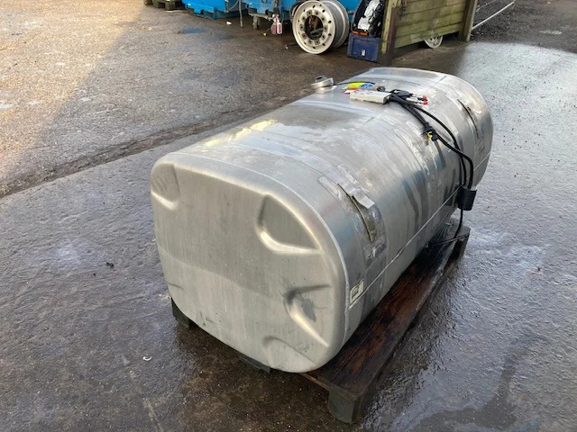 Scania Diesel tank – Scania 2714200 - Serbatori i karburantit për Kamioni: foto 4 Scania Diesel tank – Scania 2714200 - Serbatori i karburantit për Kamioni: foto 4