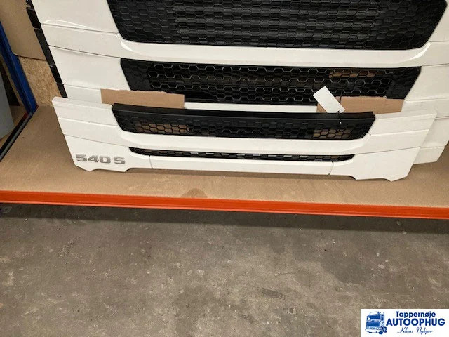 Scania S nederste front grille panel - Trupi dhe të jashtme për Kamioni: foto 1 Scania S nederste front grille panel - Trupi dhe të jashtme për Kamioni: foto 1