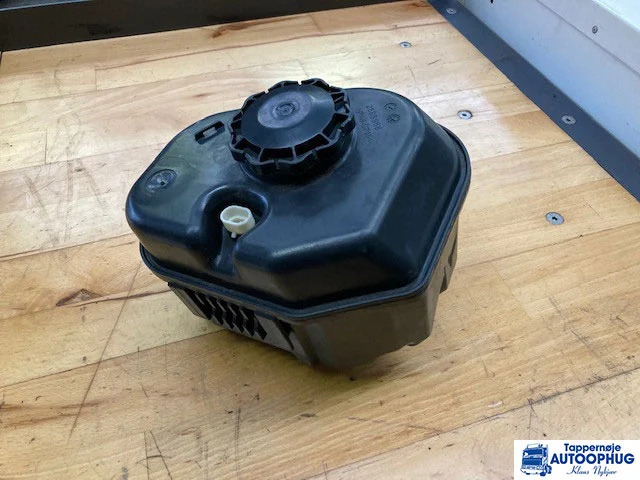 Scania Servostyring beholder Scania 2588968 , 2481320 - Sistemi i drejtimit për Kamioni: foto 3 Scania Servostyring beholder Scania 2588968 , 2481320 - Sistemi i drejtimit për Kamioni: foto 3