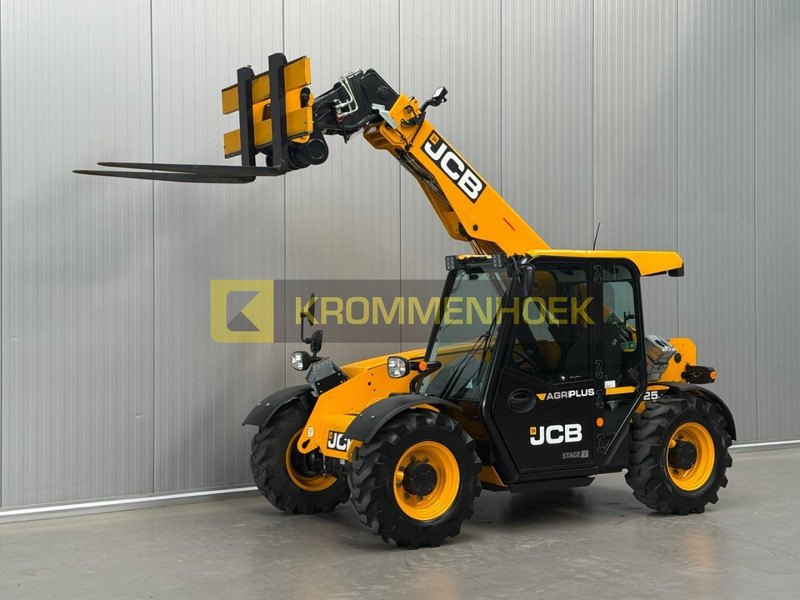 JCB 525-60 Agri plus - Ekskavator teleskopik: foto 2 JCB 525-60 Agri plus - Ekskavator teleskopik: foto 2