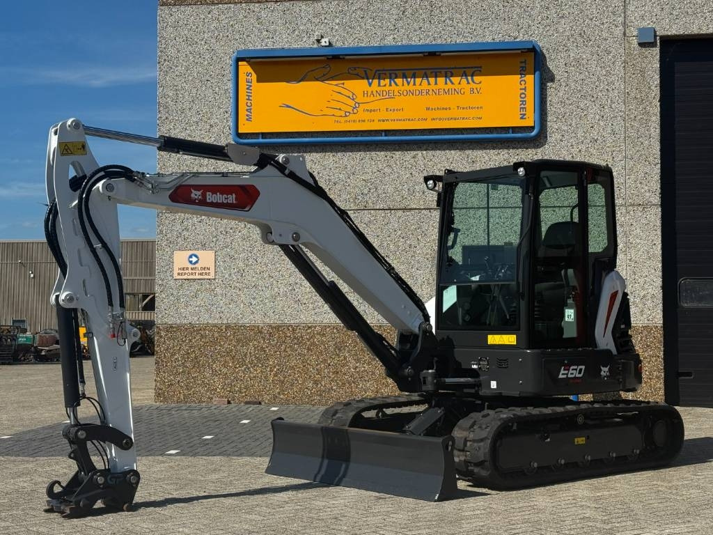 Bobcat E60 R2, 2024, 54 hours!! - Miniekskavator: foto 1 Bobcat E60 R2, 2024, 54 hours!! - Miniekskavator: foto 1