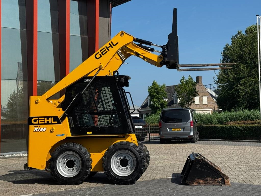 Gehl R135 / Manitou 1350R Skid Steer, 2022 - Mini fadrom: foto 5 Gehl R135 / Manitou 1350R Skid Steer, 2022 - Mini fadrom: foto 5