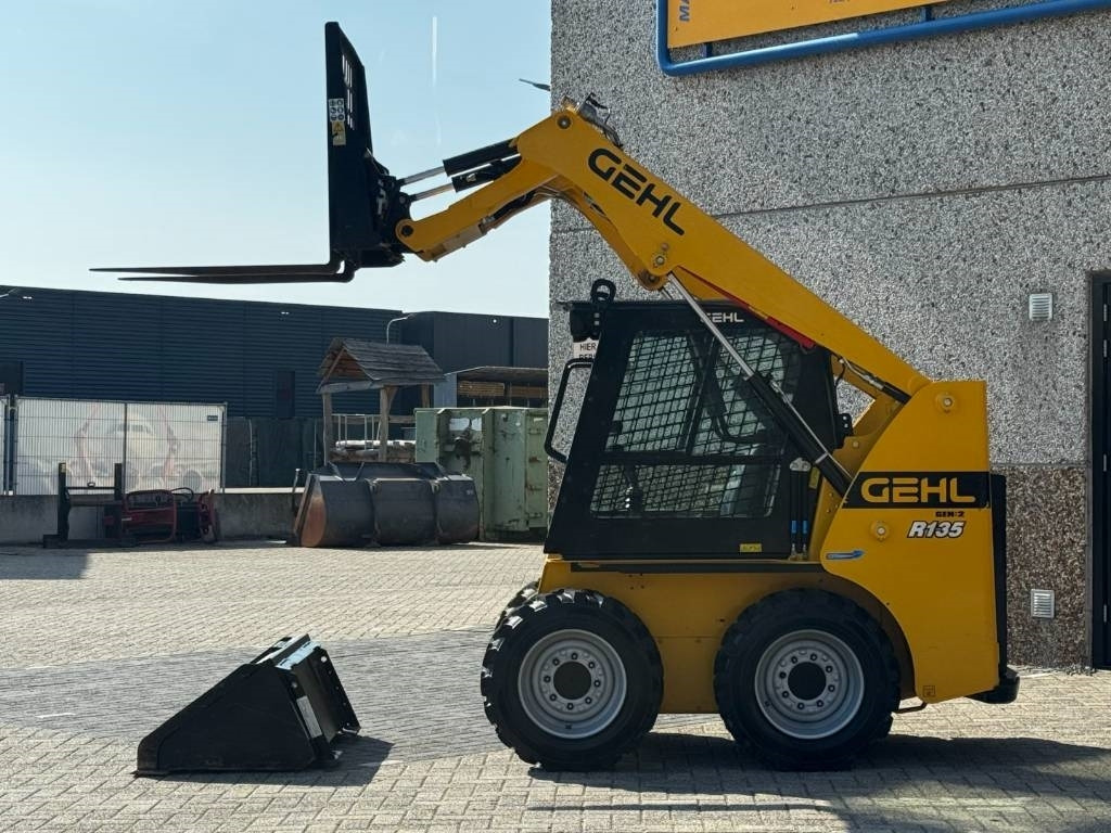 Gehl R135 / Manitou 1350R Skid Steer, 2022 - Mini fadrom: foto 2 Gehl R135 / Manitou 1350R Skid Steer, 2022 - Mini fadrom: foto 2