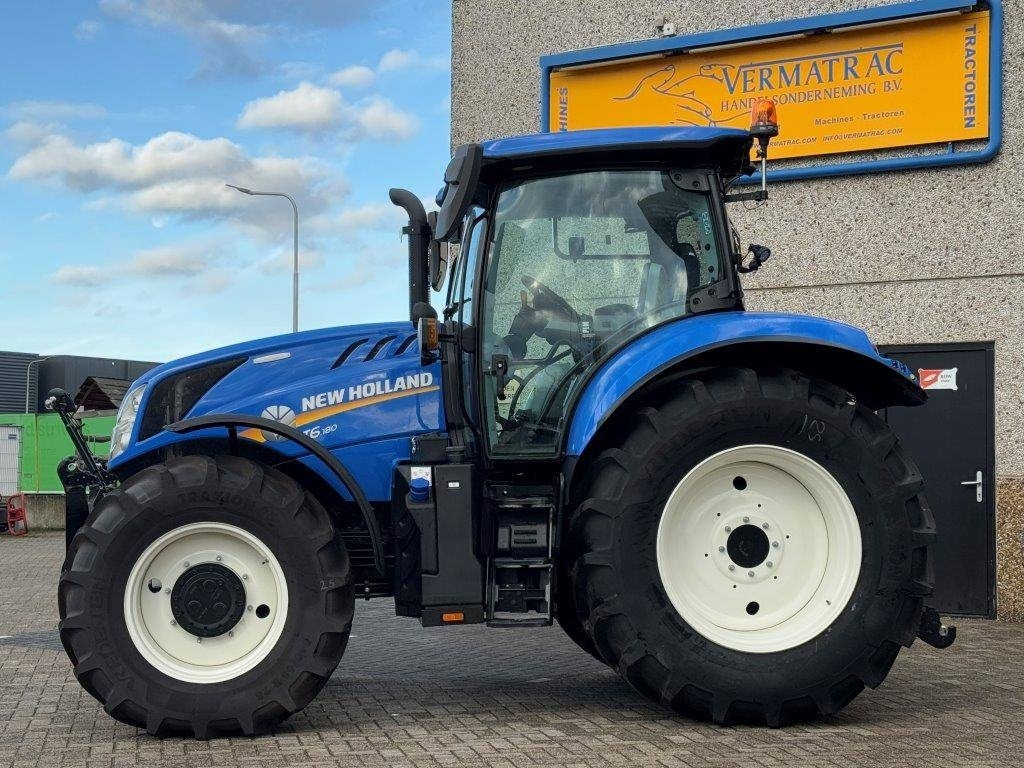 New Holland T 6.180-Dynamic Command, frontlinkage, Stage V! - Traktor: foto 2 New Holland T 6.180-Dynamic Command, frontlinkage, Stage V! - Traktor: foto 2