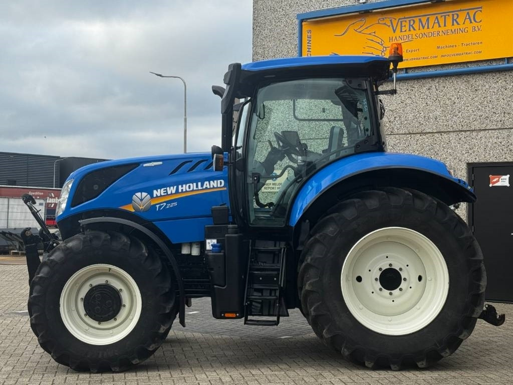 New Holland T7.225AC, frontlinkage, airbrakes, 50k, 2023!! - Traktor: foto 2 New Holland T7.225AC, frontlinkage, airbrakes, 50k, 2023!! - Traktor: foto 2
