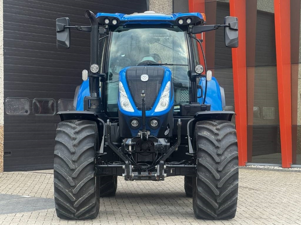 New Holland T7.225AC, frontlinkage, airbrakes, 50k, 2023!! - Traktor: foto 4 New Holland T7.225AC, frontlinkage, airbrakes, 50k, 2023!! - Traktor: foto 4
