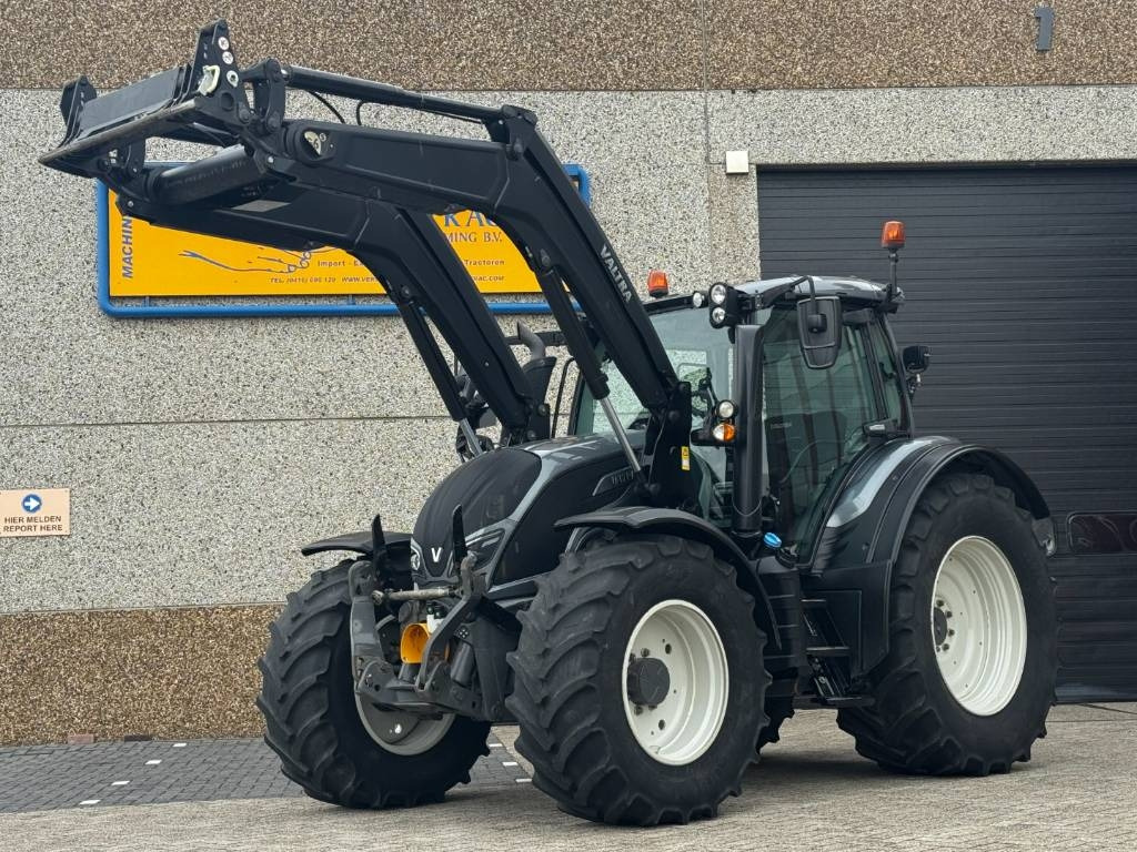 Valtra N174D, Frontlinkage + PTO, Frontloader, 3846 hours  - Traktor: foto 1 Valtra N174D, Frontlinkage + PTO, Frontloader, 3846 hours  - Traktor: foto 1
