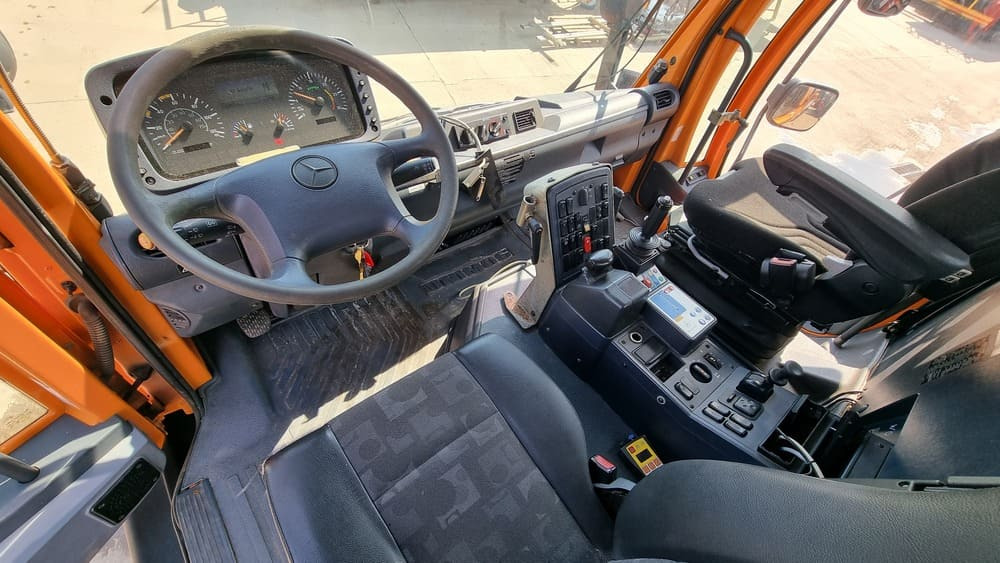 MERCEDES-BENZ Unimog U400 - Traktor komunal: foto 5 MERCEDES-BENZ Unimog U400 - Traktor komunal: foto 5
