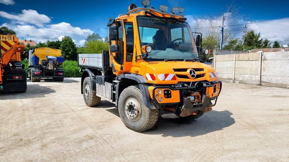 Mercedes-Benz Unimog U527 - Mjet bujqësor/ Special: foto 1 Mercedes-Benz Unimog U527 - Mjet bujqësor/ Special: foto 1