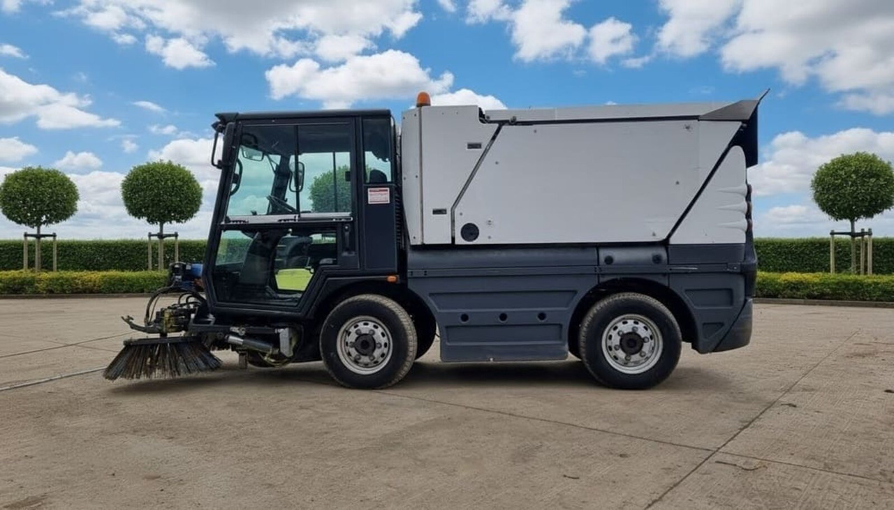 SCHMIDT Swingo 200+ - Makinë fshirëse për rrugët: foto 2 SCHMIDT Swingo 200+ - Makinë fshirëse për rrugët: foto 2