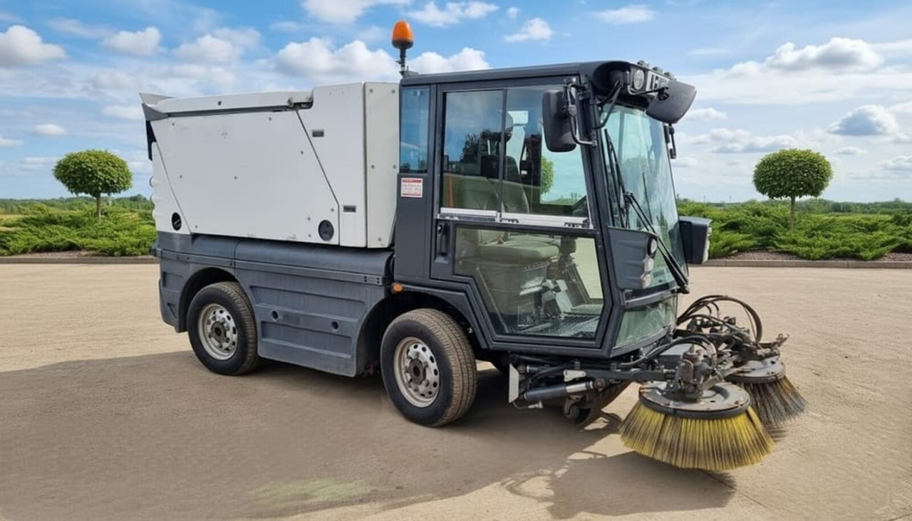 SCHMIDT Swingo 200+ - Makinë fshirëse për rrugët: foto 1 SCHMIDT Swingo 200+ - Makinë fshirëse për rrugët: foto 1