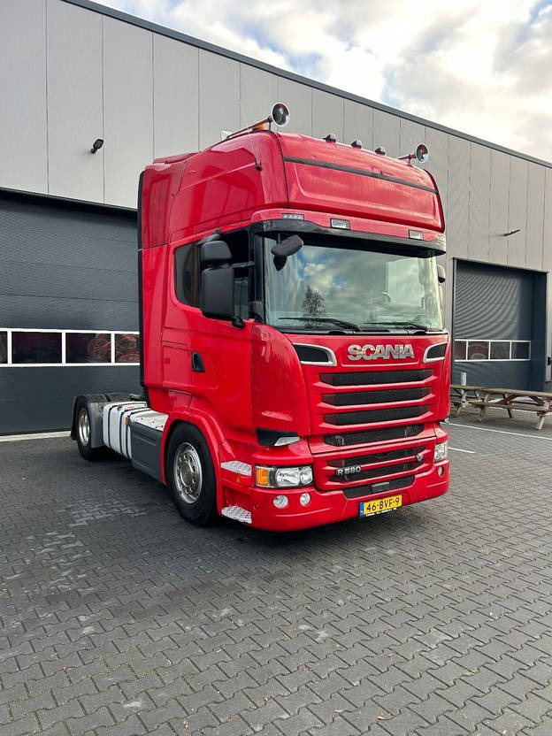 Gjysmë-kamion Scania R580 V8 R580 v8 Topline Retarder Full Airsuspension Double Glass: foto 10 Gjysmë-kamion Scania R580 V8 R580 v8 Topline Retarder Full Airsuspension Double Glass: foto 10