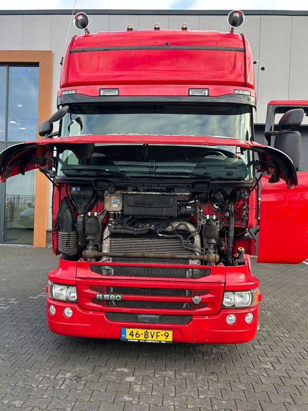 Gjysmë-kamion Scania R580 V8 R580 v8 Topline Retarder Full Airsuspension Double Glass: foto 11 Gjysmë-kamion Scania R580 V8 R580 v8 Topline Retarder Full Airsuspension Double Glass: foto 11