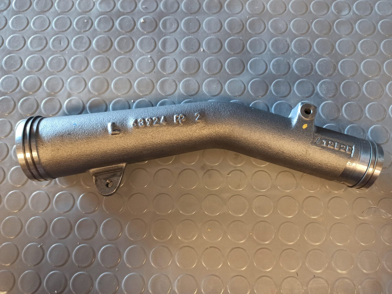 SCANIA EXHAUST MANIFOLD - 63924 - Kolektori i shkarkimit për Kamioni: foto 1 SCANIA EXHAUST MANIFOLD - 63924 - Kolektori i shkarkimit për Kamioni: foto 1