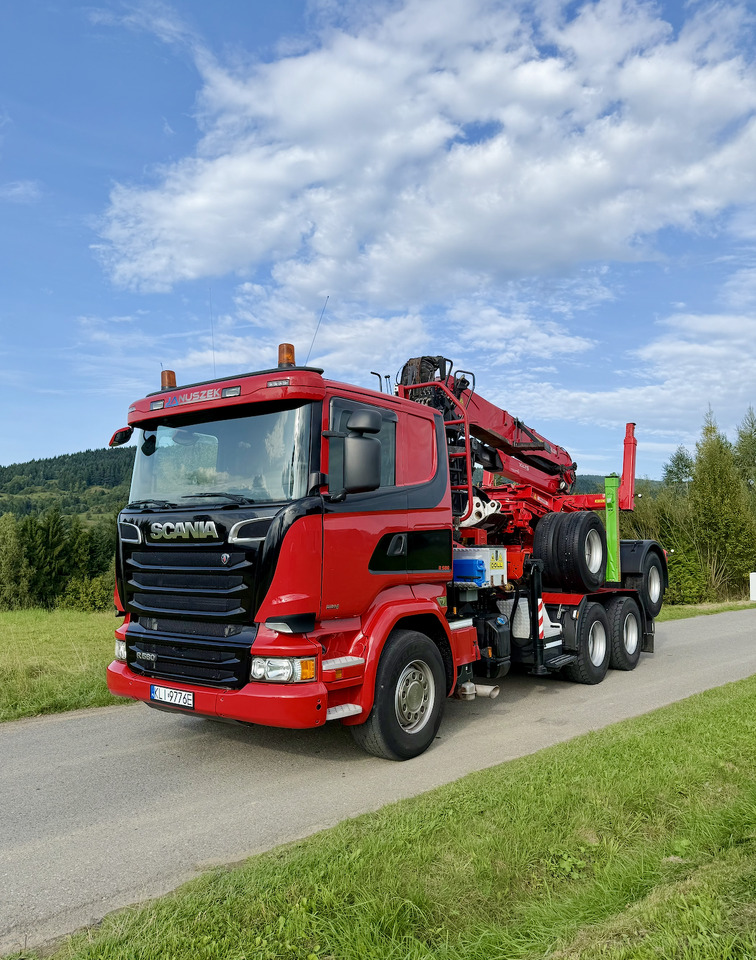 SCANIA R580 - Kamion për transport druri, Kamion me vinç: foto 1 SCANIA R580 - Kamion për transport druri, Kamion me vinç: foto 1