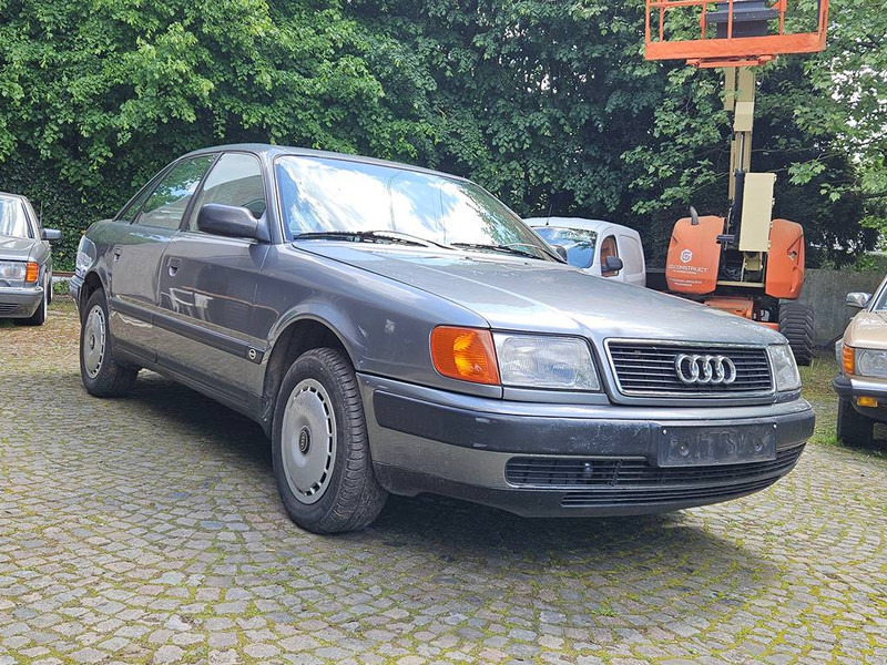 Audi 100 2.4D - Veturë: foto 5 Audi 100 2.4D - Veturë: foto 5