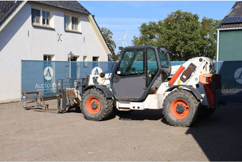Bobcat T35120SL - Ekskavator teleskopik: foto 3 Bobcat T35120SL - Ekskavator teleskopik: foto 3