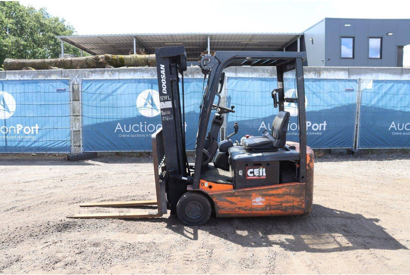 Doosan B15T-5 - Pirun elektrik: foto 2 Doosan B15T-5 - Pirun elektrik: foto 2