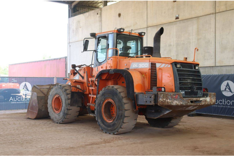 Doosan DL300 - Fadrom me goma: foto 3 Doosan DL300 - Fadrom me goma: foto 3
