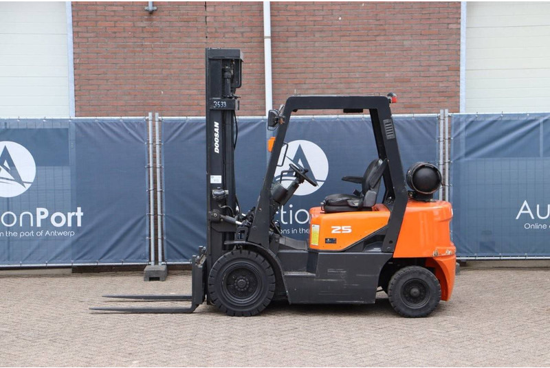 Doosan G25G - Pirun më gaz: foto 2 Doosan G25G - Pirun më gaz: foto 2