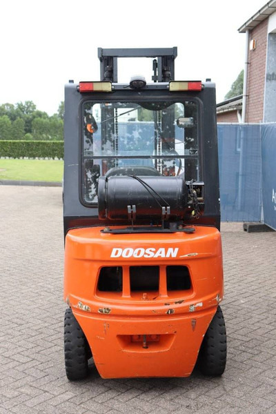 Doosan G25G - Pirun më gaz: foto 5 Doosan G25G - Pirun më gaz: foto 5
