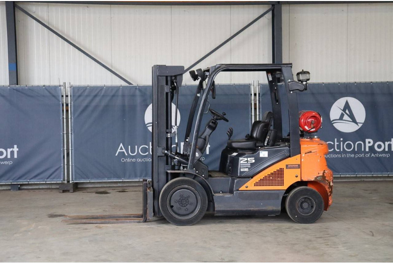 Doosan G25N-7 - Pirun më gaz: foto 1 Doosan G25N-7 - Pirun më gaz: foto 1