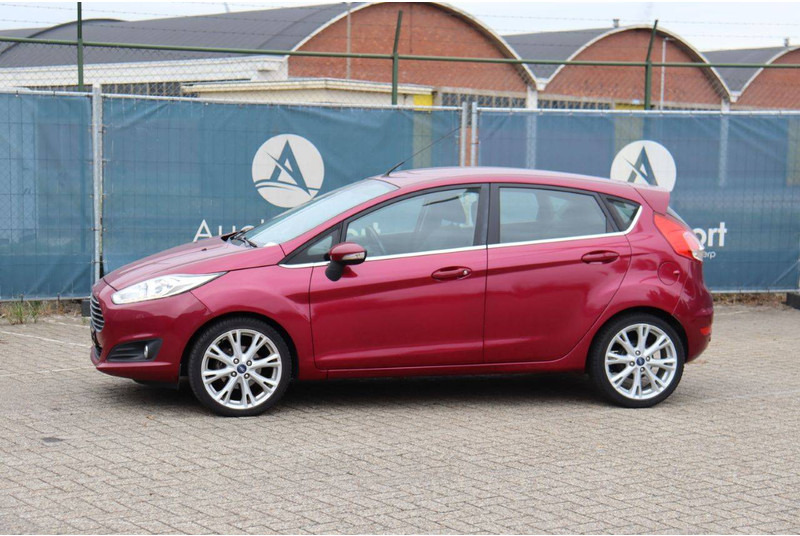 Ford Fiesta - Sedan: foto 1 Ford Fiesta - Sedan: foto 1