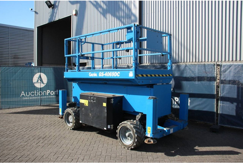Genie GS-4069DC - Ngritës gërshërë: foto 3 Genie GS-4069DC - Ngritës gërshërë: foto 3