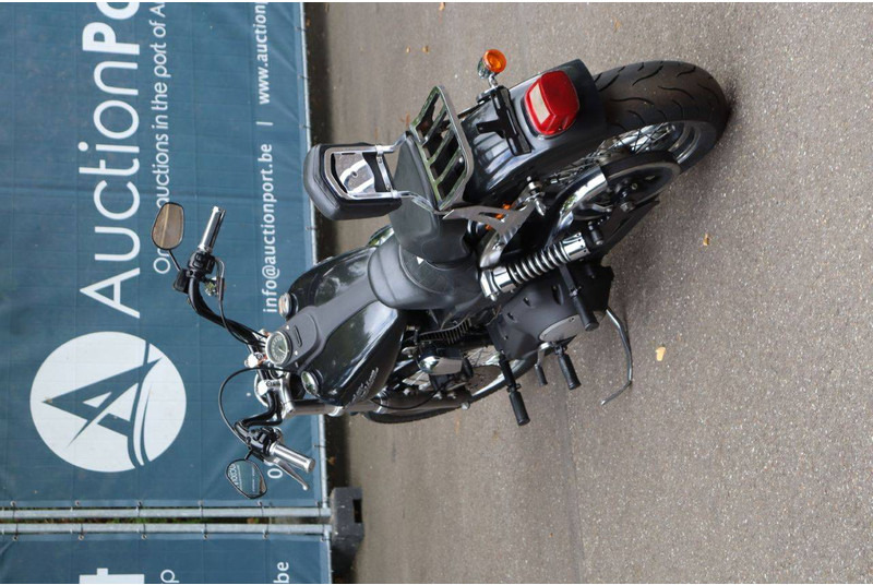 Harley-Davidson Dyna Street Bob - Motoçikleta: foto 4 Harley-Davidson Dyna Street Bob - Motoçikleta: foto 4