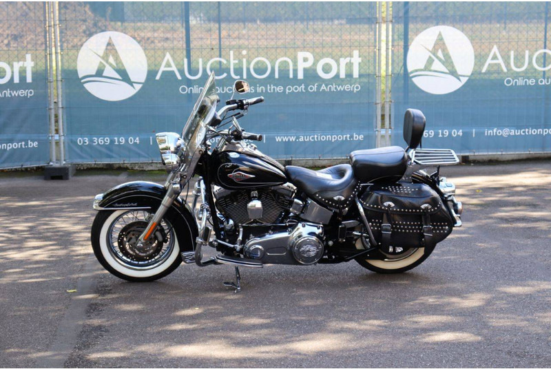 Harley-Davidson Heritage Softail Classic - Motoçikleta: foto 1 Harley-Davidson Heritage Softail Classic - Motoçikleta: foto 1