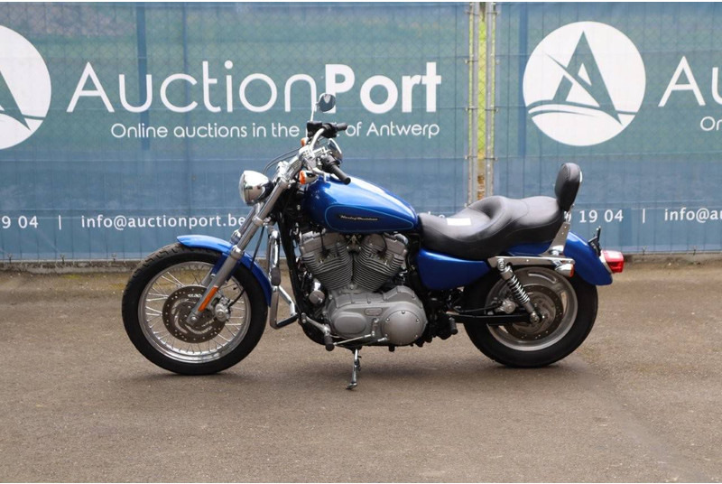 Harley-Davidson Sportster XL883 - Motoçikleta: foto 1 Harley-Davidson Sportster XL883 - Motoçikleta: foto 1