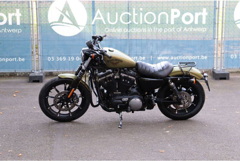 Harley-Davidson Sportster XL883 Iron - Motoçikleta: foto 1 Harley-Davidson Sportster XL883 Iron - Motoçikleta: foto 1