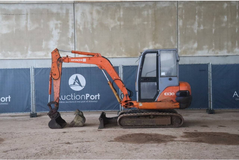 Hitachi EX30-2 - Ekskavator me zinxhirë: foto 2 Hitachi EX30-2 - Ekskavator me zinxhirë: foto 2