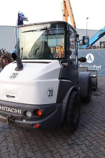 Hitachi ZW75 - Fadrom me goma: foto 5 Hitachi ZW75 - Fadrom me goma: foto 5