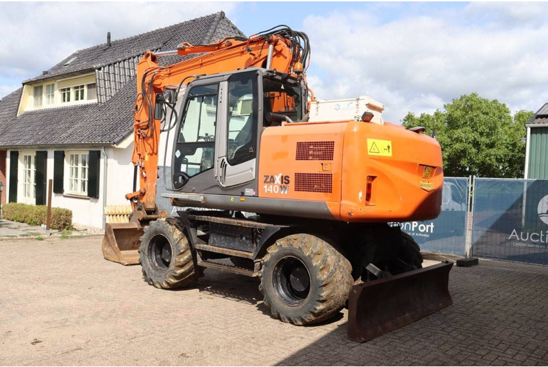 Hitachi ZX140W-3 - Ekskavator me goma: foto 4 Hitachi ZX140W-3 - Ekskavator me goma: foto 4