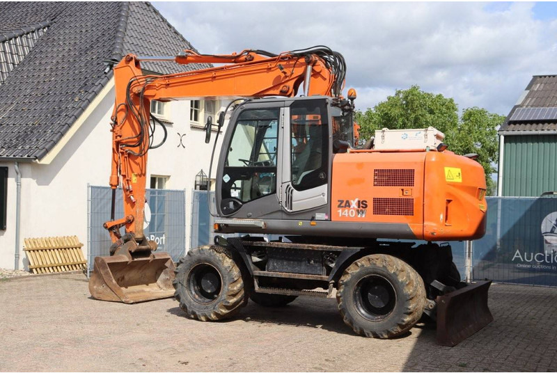 Hitachi ZX140W-3 - Ekskavator me goma: foto 3 Hitachi ZX140W-3 - Ekskavator me goma: foto 3