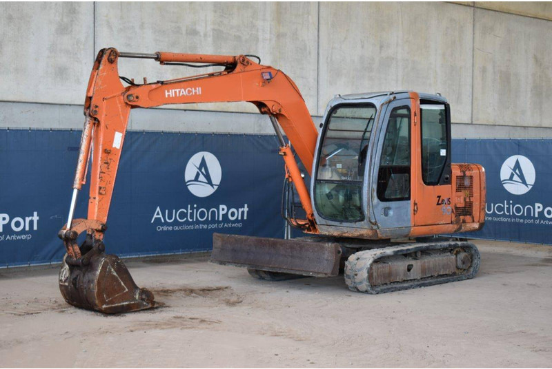 Hitachi ZX60 - Ekskavator me zinxhirë: foto 1 Hitachi ZX60 - Ekskavator me zinxhirë: foto 1