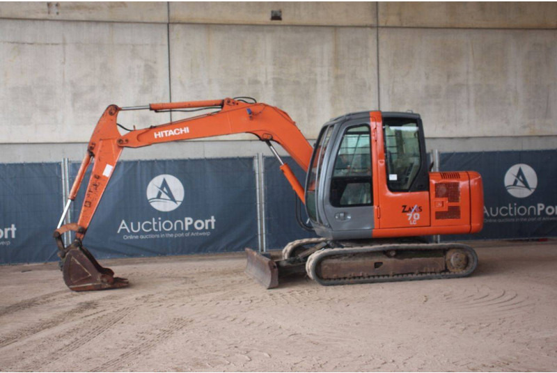 Hitachi Zaxis 70LC - Ekskavator me zinxhirë: foto 1 Hitachi Zaxis 70LC - Ekskavator me zinxhirë: foto 1