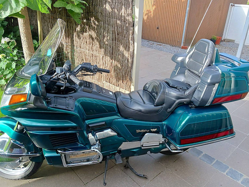 Honda 'Goldwing 20th anniversary (special edition) - Motoçikleta: foto 1 Honda 'Goldwing 20th anniversary (special edition) - Motoçikleta: foto 1