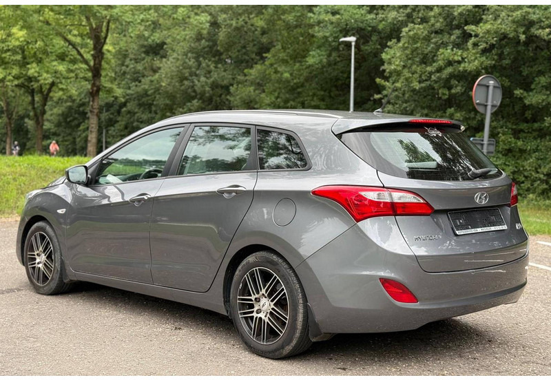 Hyundai i30 (II) CW _ 1.4 MPi - Sedan: foto 2 Hyundai i30 (II) CW _ 1.4 MPi - Sedan: foto 2
