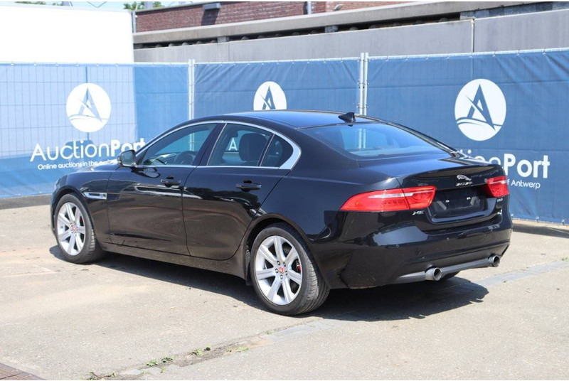 Jaguar XE - Sedan: foto 4 Jaguar XE - Sedan: foto 4