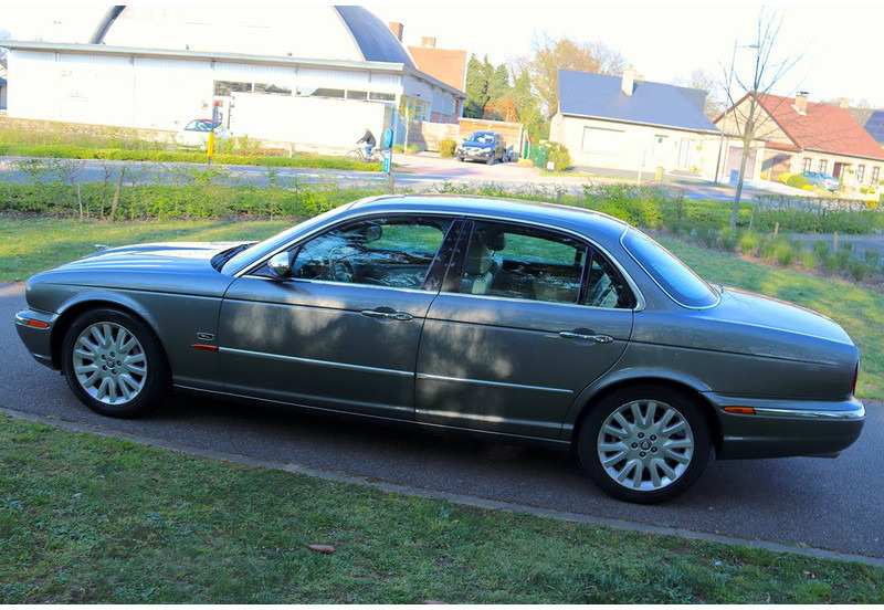 Jaguar XJ-6 3.0 Sovereign - Veturë: foto 2 Jaguar XJ-6 3.0 Sovereign - Veturë: foto 2